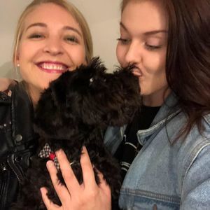 Meet your Posher, Elise